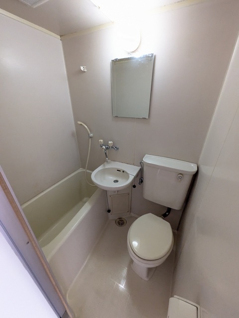 トイレ　トイレ（※クリーニング前）