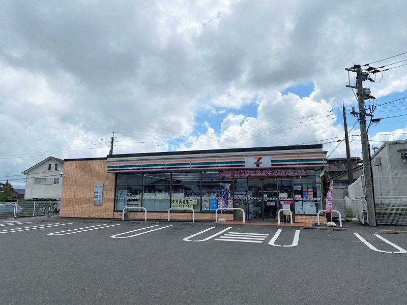 コンビニ　セブンイレブン（コンビニ）まで850m