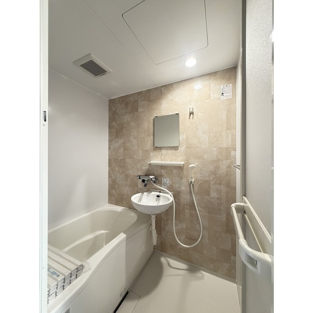 バス・シャワールーム　ユニットごと全交換で新品のバスルーム♪