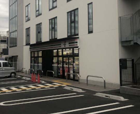 コンビニ　セブンイレブン 大田区西蒲田4丁目店（コンビニ）まで225m