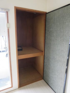 収納　エムロード萱島