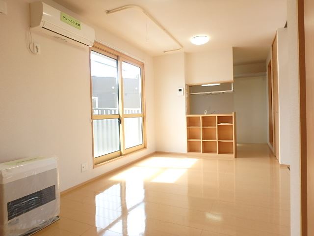 居室・リビング　採光性の良い明るいお部屋です