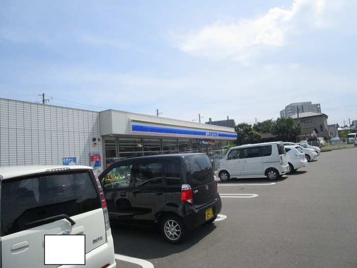 コンビニ　ローソン 塩釜桜ケ丘店（コンビニ）まで520m
