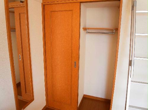 収納　同タイプ部屋の写真となり設備等は現況と異なる場合があります