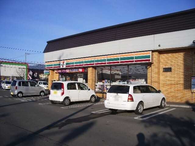 コンビニ　セブンイレブン函館南桔梗店（コンビニ）まで593m