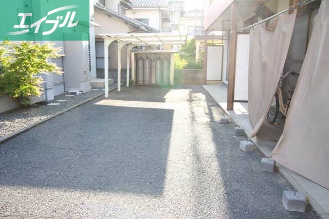 駐車場　駐車場