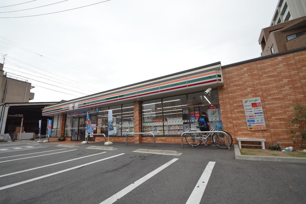 その他　セブンイレブン名古屋駒方町店（その他）まで706m