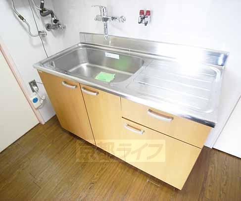 キッチン　シングルレバーに変更しております