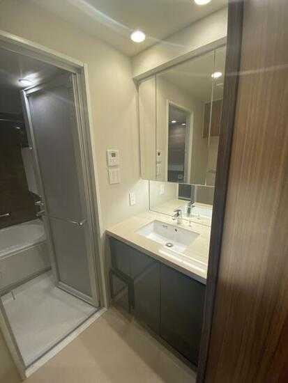 洗面設備　※参考写真（同物件別部屋です）