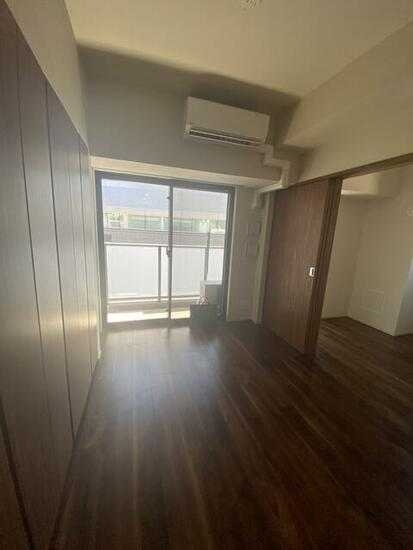 居室・リビング　※参考写真（同物件別部屋です）