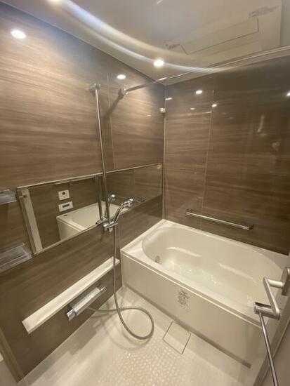 バス・シャワールーム　※参考写真（同物件別部屋です）