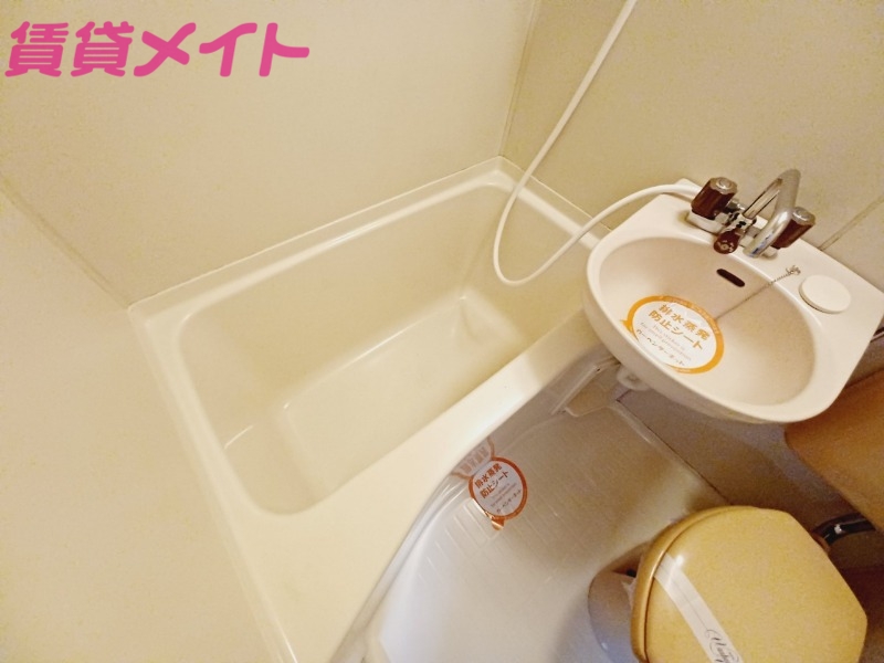 バス・シャワールーム　別部屋参考写真です