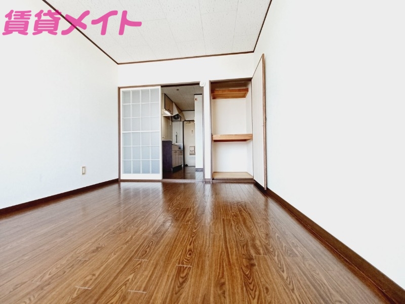 居室・リビング　別部屋参考写真です