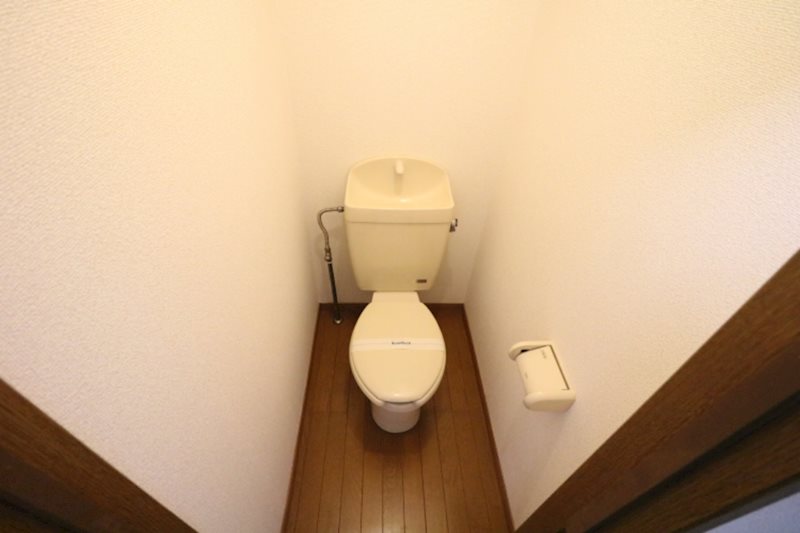 トイレ　※別のお部屋の写真です