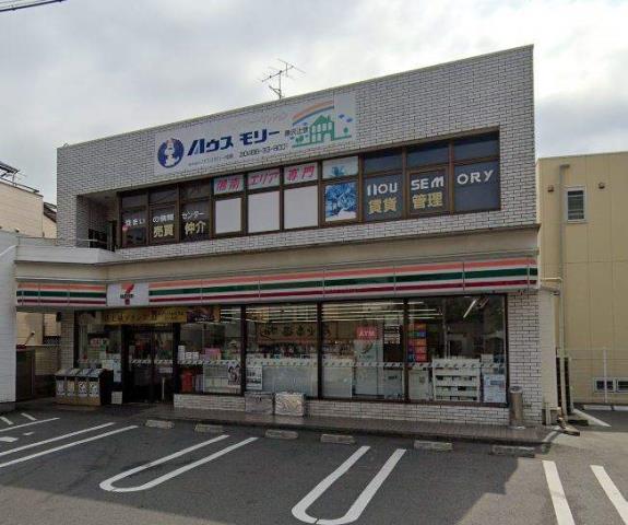コンビニ　セブンイレブン（コンビニ）まで401m
