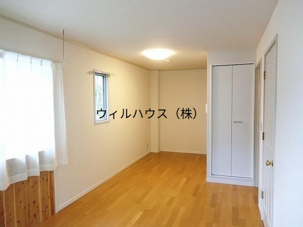 その他部屋・スペース　明るい洋室！