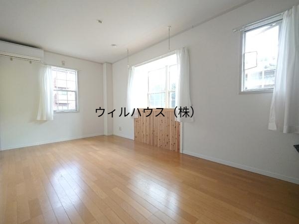 居室・リビング　広々とした洋室！