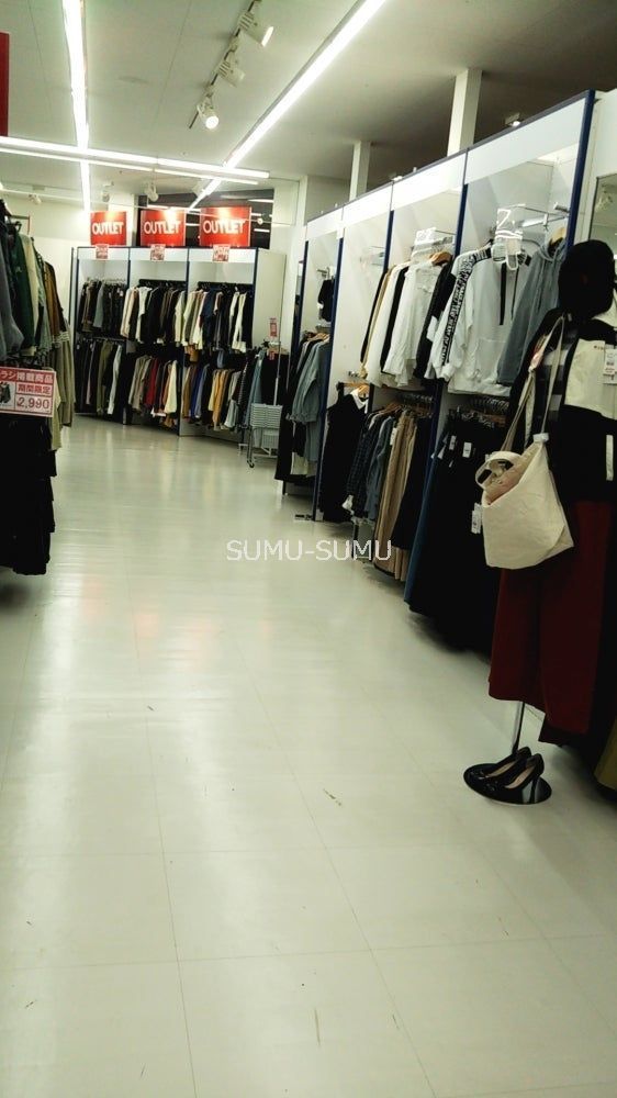 ショッピングセンター　マックハウスS．S．F．ベイタウン本牧店（ショッピングセンター）まで200m