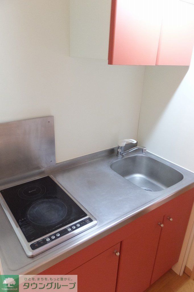 キッチン　２口ラジエントヒーター設置済み