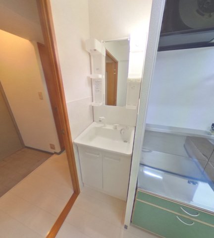 洗面設備　朝の支度にも助かる、独立の洗髪洗面化粧台