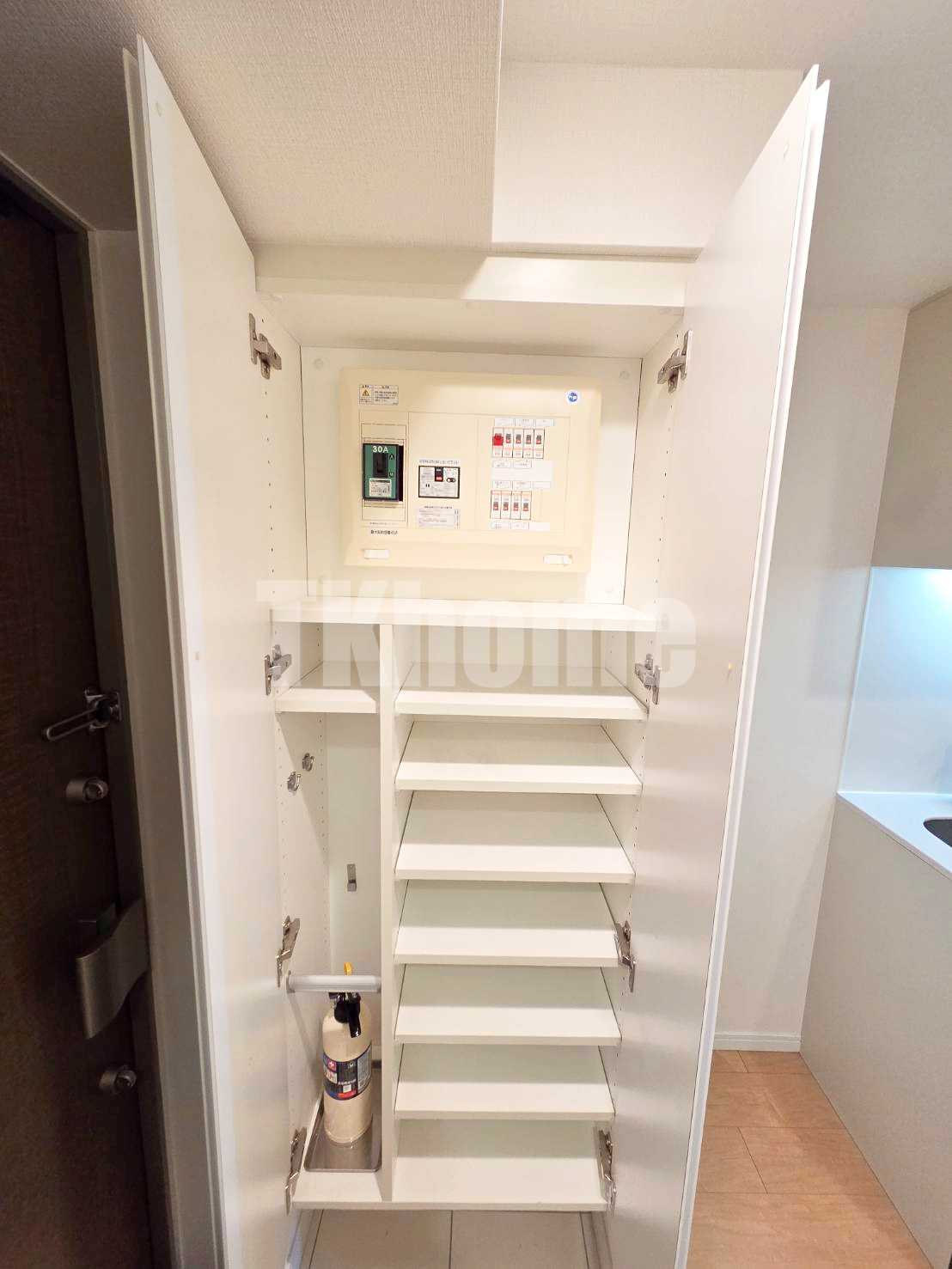 玄関　大型シューズボックス