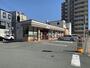コンビニ　セブンイレブン熊本新屋敷3丁目店（コンビニ）まで665m