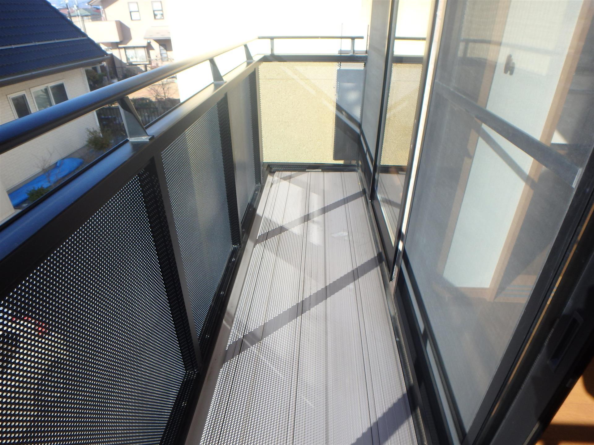 バルコニー　同タイプの別部屋写真です