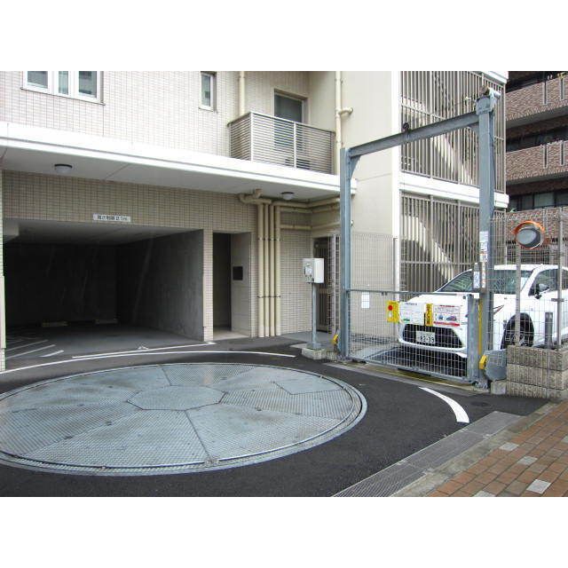 駐車場　車をお持ちの方に嬉しい駐車場付きの物件です