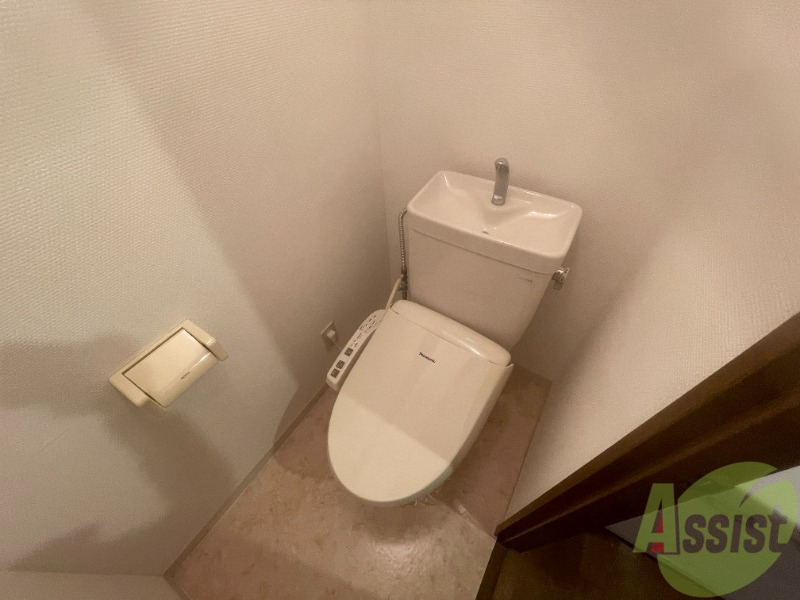 トイレ　温水洗浄便座なので、毎日快適に使用できそうですね。