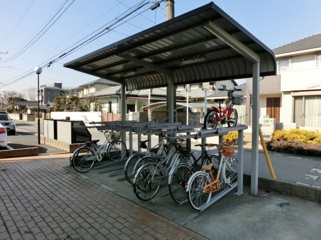 その他共有部分　屋根付き駐輪場
