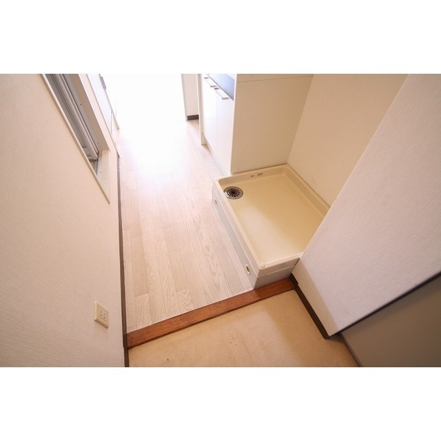 玄関　洗濯機置場