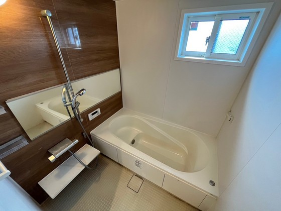 バス・シャワールーム　※別部屋の写真です