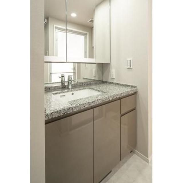 洗面設備　広い洗面スペース