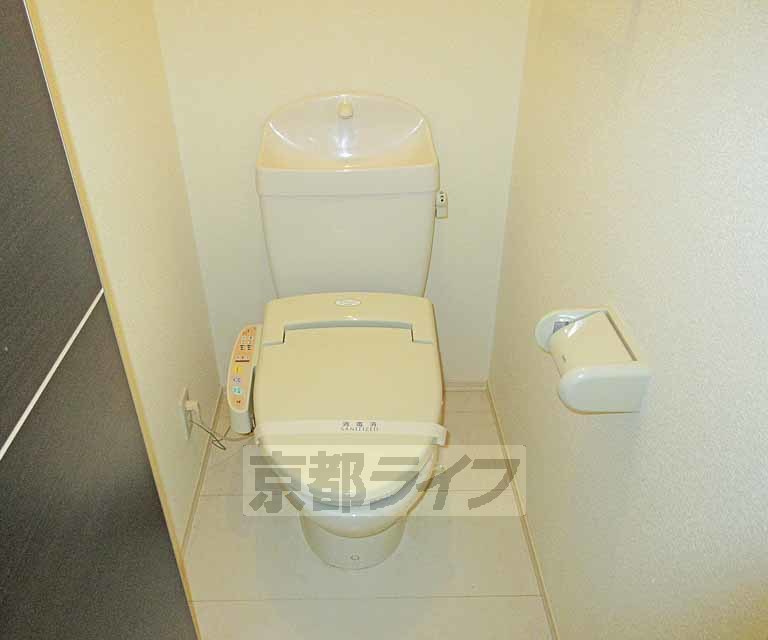 トイレ　ウォシュレット付いてます！