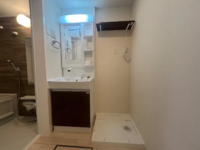 洗面設備　脱衣スペースもあります