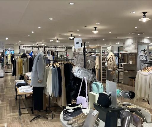 ショッピングセンター　BIGBOX高田馬場（ショッピングセンター）まで953m