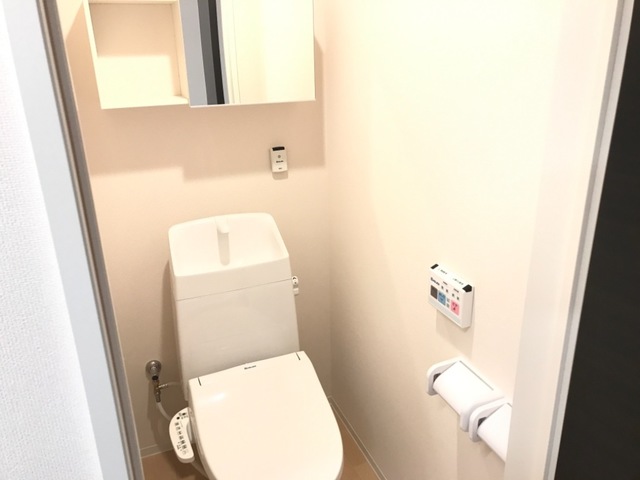 トイレ　※同タイプの部屋写真です