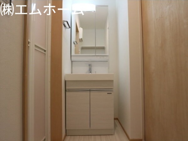 洗面設備　脱衣所　独立洗面台付