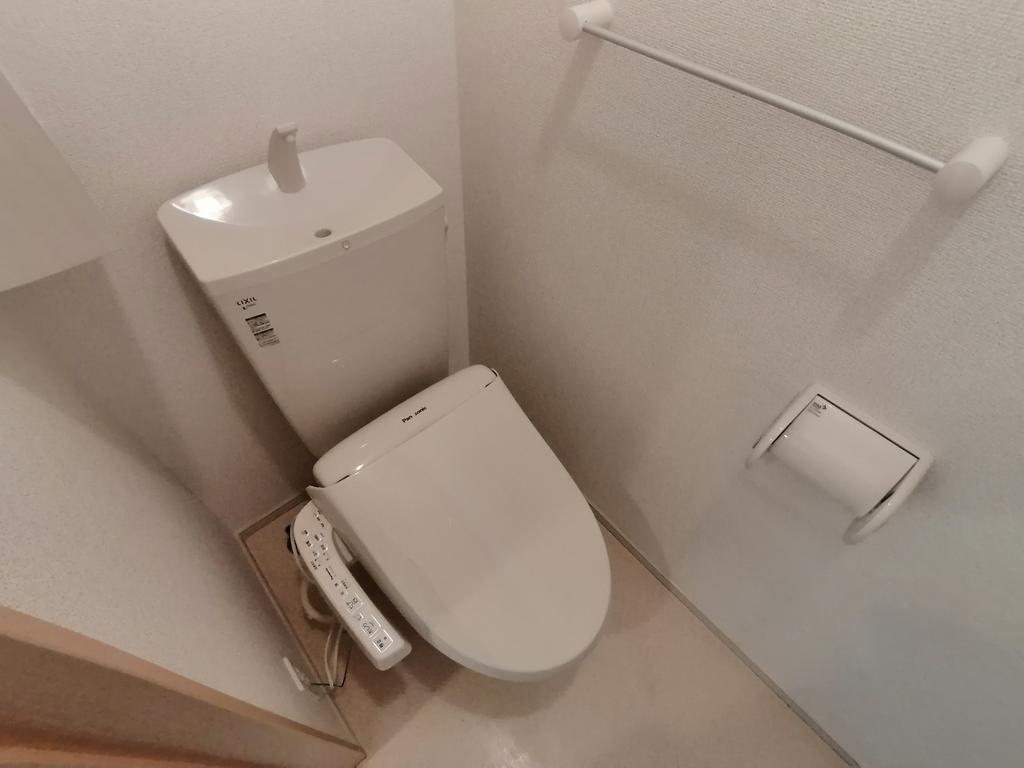 トイレ　同型参考写真