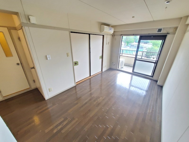 居室・リビング　他のお部屋の写真を使用しております。