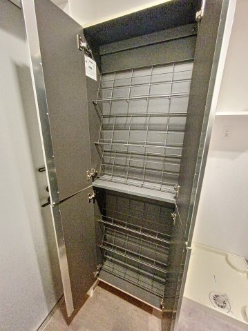 収納　シューズボックス