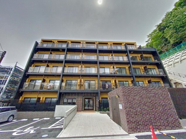 建物外観　駅徒歩5分の築浅マンションです