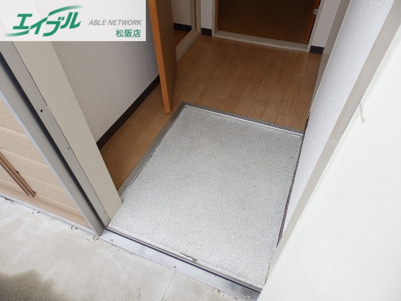 玄関　同物件別室写真