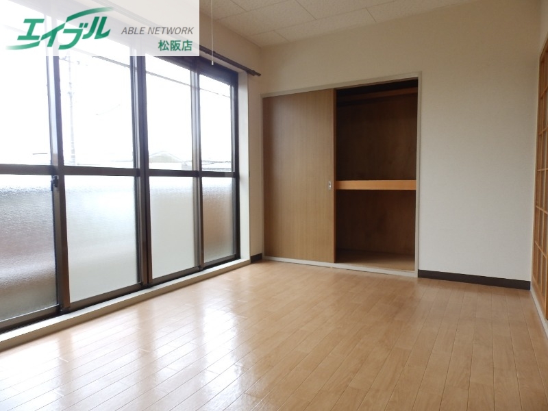 居室・リビング　同物件別室写真