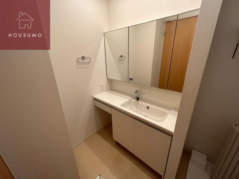 洗面設備　使いやすい独立洗面台です