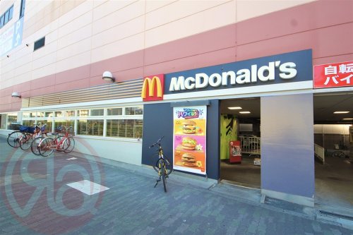 飲食店　マクドナルド 南堀江関西スーパー店（飲食店）まで377m