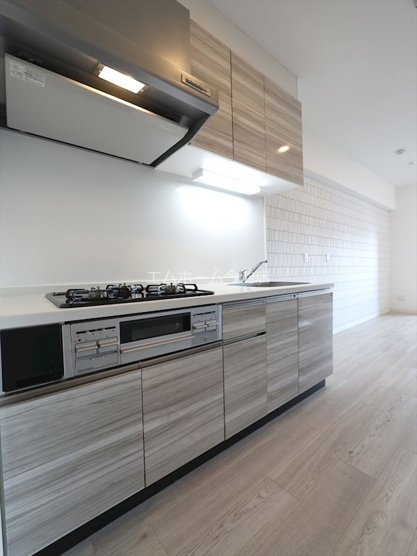 キッチン　システムキッチン（ガス3口グリル付）