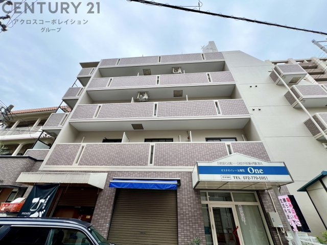 建物外観　オートロックで外部の人間が簡単に出入りできないため安心です。