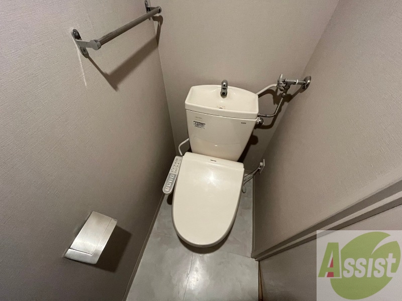 トイレ　シャワートイレになっているので快適です！