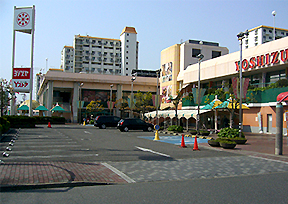 スーパー　ヨシヅヤ師勝店（スーパー）まで402m